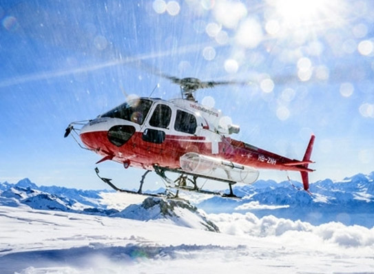 Swisshelicopter im Schnee